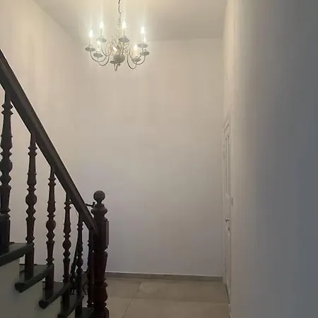One 2 فارل