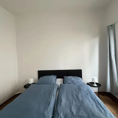 One 2 * فارل